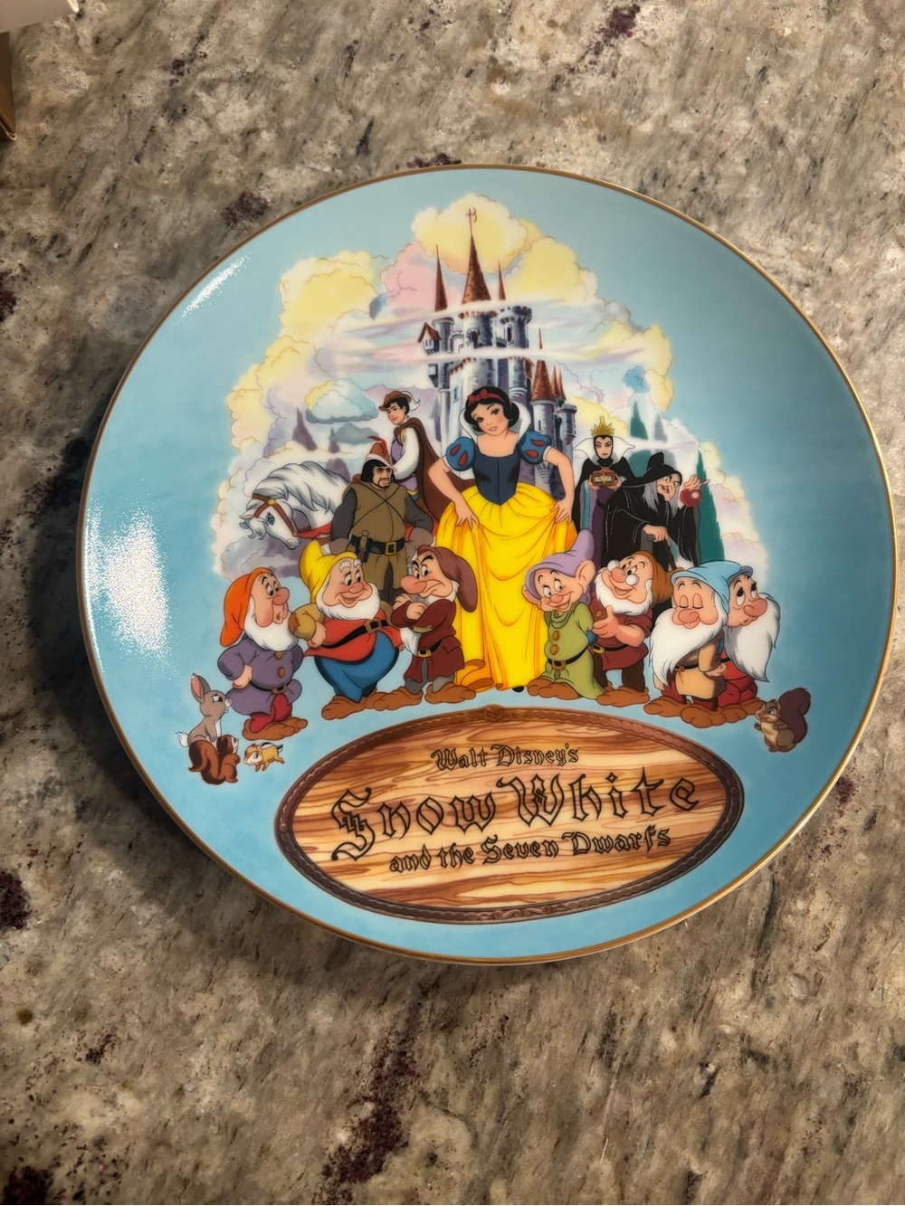 Vintage Disneyland 1987 Snow White Limited Edition Christmas Plate in Box